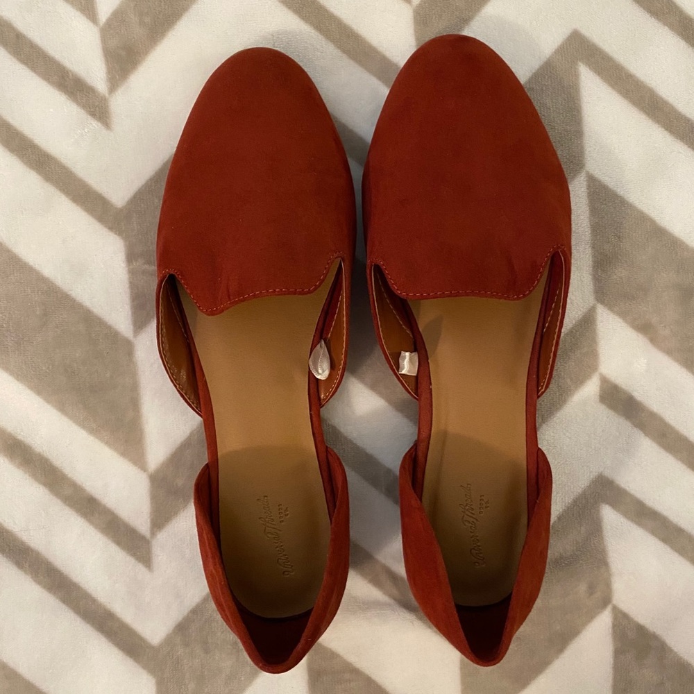New! Universal Threads, Target - Red flats, 9.5